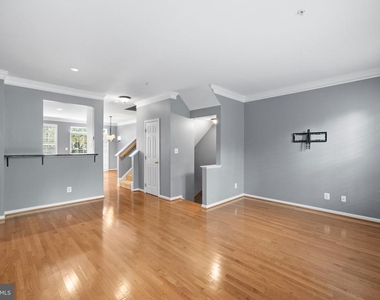 4929 Kilburn Street - Photo Thumbnail 15