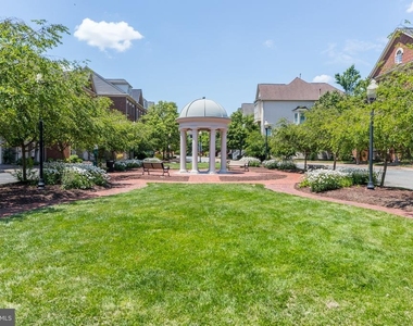 4929 Kilburn Street - Photo Thumbnail 61