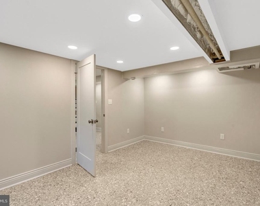 2727 N Dinwiddie Street - Photo Thumbnail 23