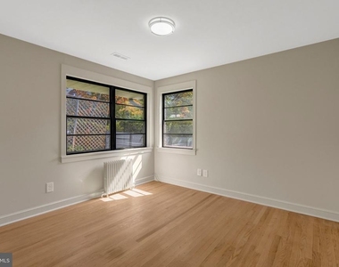2727 N Dinwiddie Street - Photo Thumbnail 12