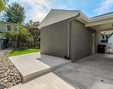 2727 N Dinwiddie Street - Photo Thumbnail 17