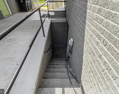 2727 N Dinwiddie Street - Photo Thumbnail 24