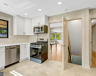 2727 N Dinwiddie Street - Photo Thumbnail 27