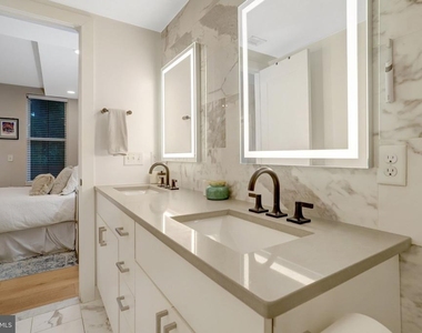 1245 N Pierce Street - Photo Thumbnail 15