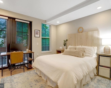 1245 N Pierce Street - Photo Thumbnail 11