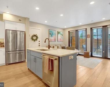 1245 N Pierce Street - Photo Thumbnail 1