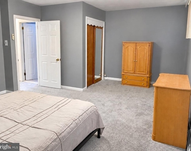 1003 E Sedgwick Street - Photo Thumbnail 10