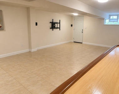 1003 E Sedgwick Street - Photo Thumbnail 12