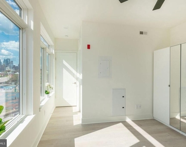 833 Wharton Street - Photo Thumbnail 11