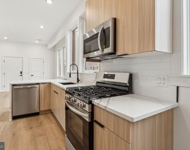 136 E Cumberland Street - Photo Thumbnail 10
