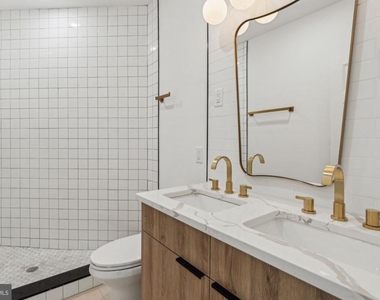 136 E Cumberland Street - Photo Thumbnail 3