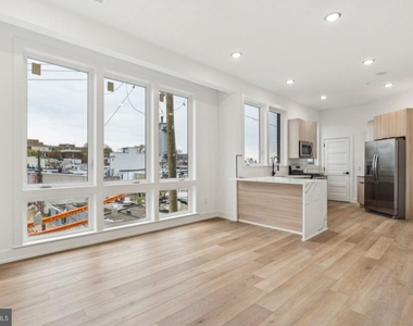 136 E Cumberland Street - Photo Thumbnail 7