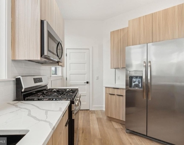 136 E Cumberland Street - Photo Thumbnail 8