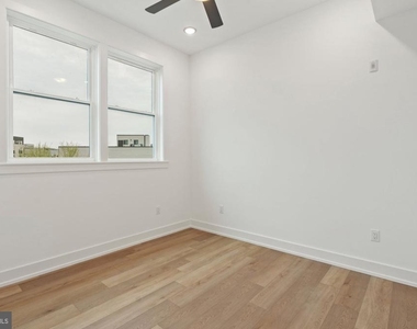 136 E Cumberland Street - Photo Thumbnail 13