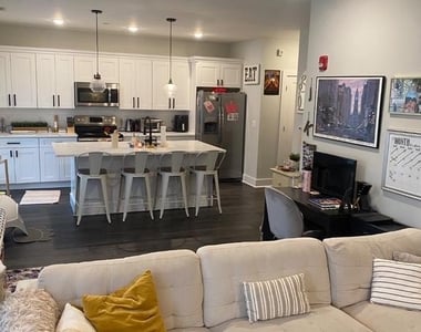 4007 Ridge Avenue - Photo Thumbnail 1