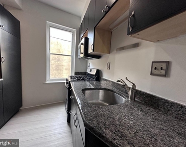 909 S 8th Street - Photo Thumbnail 8