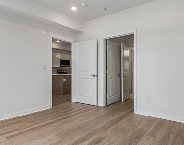 921 E Chelten Avenue - Photo Thumbnail 15