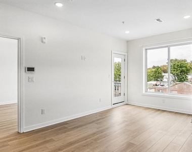 921 E Chelten Avenue - Photo Thumbnail 5