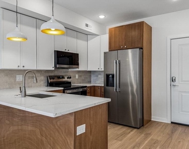 921 E Chelten Avenue - Photo Thumbnail 7