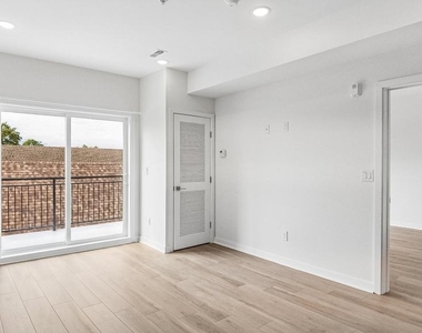 921 Chelten Avenue - Photo Thumbnail 2