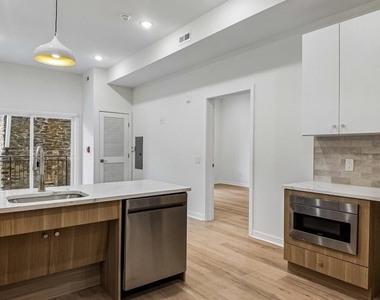 921 Chelten Avenue - Photo Thumbnail 5