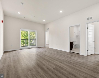 7513 Dicks Avenue - Photo Thumbnail 2