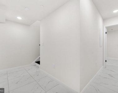 7513 Dicks Avenue - Photo Thumbnail 6