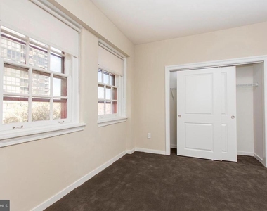 532 Spruce Street - Photo Thumbnail 8