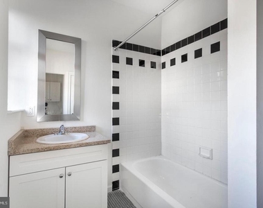 532 Spruce Street - Photo Thumbnail 12