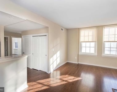 532 Spruce Street - Photo Thumbnail 6