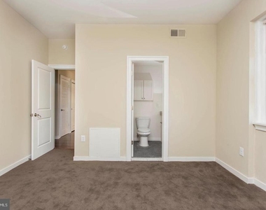 532 Spruce Street - Photo Thumbnail 10