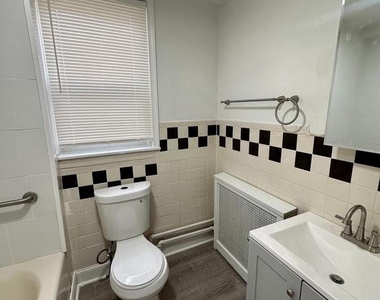 1835 Dickinson Street - Photo Thumbnail 4