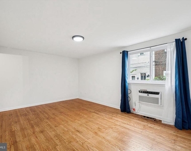 409 Naomi Street - Photo Thumbnail 10
