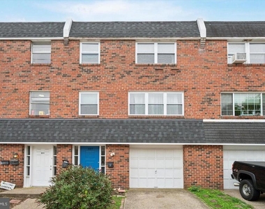409 Naomi Street - Photo Thumbnail 1