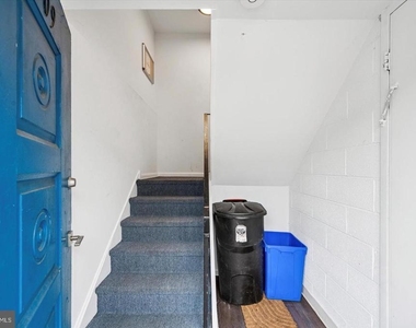 409 Naomi Street - Photo Thumbnail 3