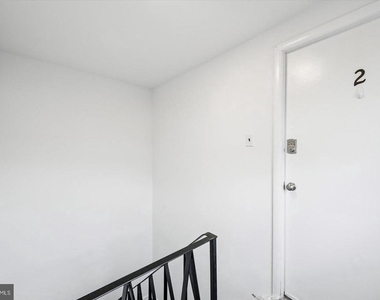409 Naomi Street - Photo Thumbnail 4