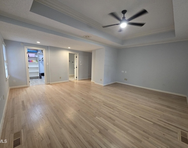 5516 Den Heider Way - Photo Thumbnail 36