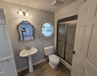 5516 Den Heider Way - Photo Thumbnail 45