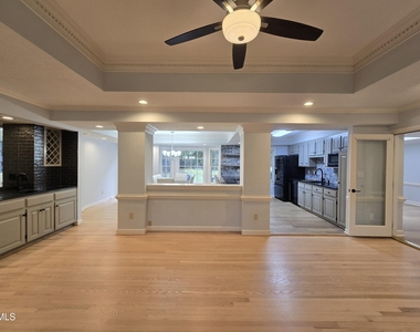 5516 Den Heider Way - Photo Thumbnail 18