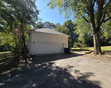 5516 Den Heider Way - Photo Thumbnail 5