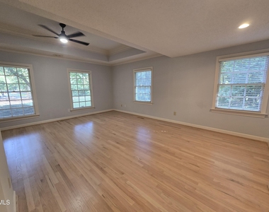 5516 Den Heider Way - Photo Thumbnail 34