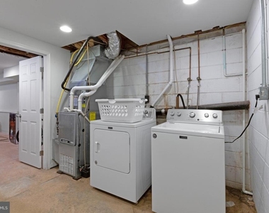 112 E Allen Street - Photo Thumbnail 21