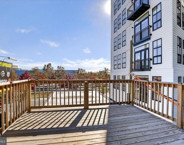 112 E Allen Street - Photo Thumbnail 19