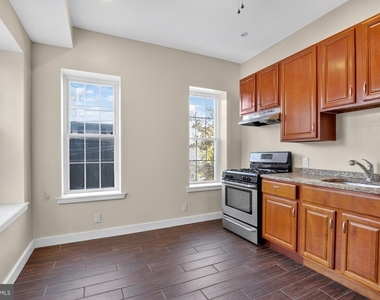 112 E Allen Street - Photo Thumbnail 6