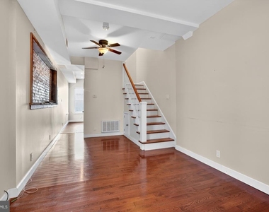 112 E Allen Street - Photo Thumbnail 2