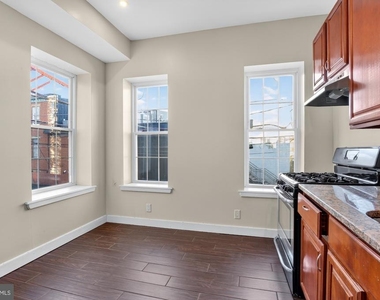 112 E Allen Street - Photo Thumbnail 8