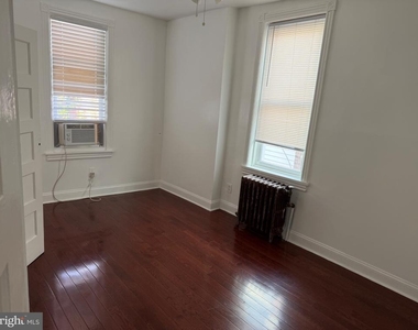 3956 N 7th Street - Photo Thumbnail 4