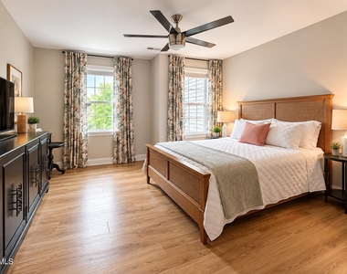1046 Monmouth Loop - Photo Thumbnail 16