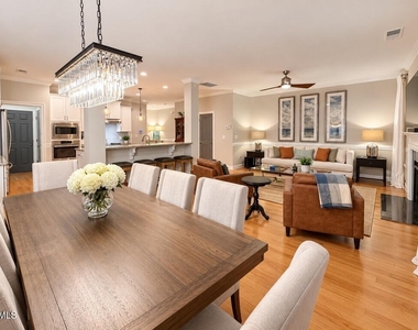 1046 Monmouth Loop - Photo Thumbnail 2