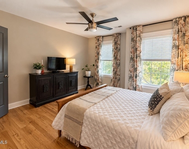 1046 Monmouth Loop - Photo Thumbnail 17